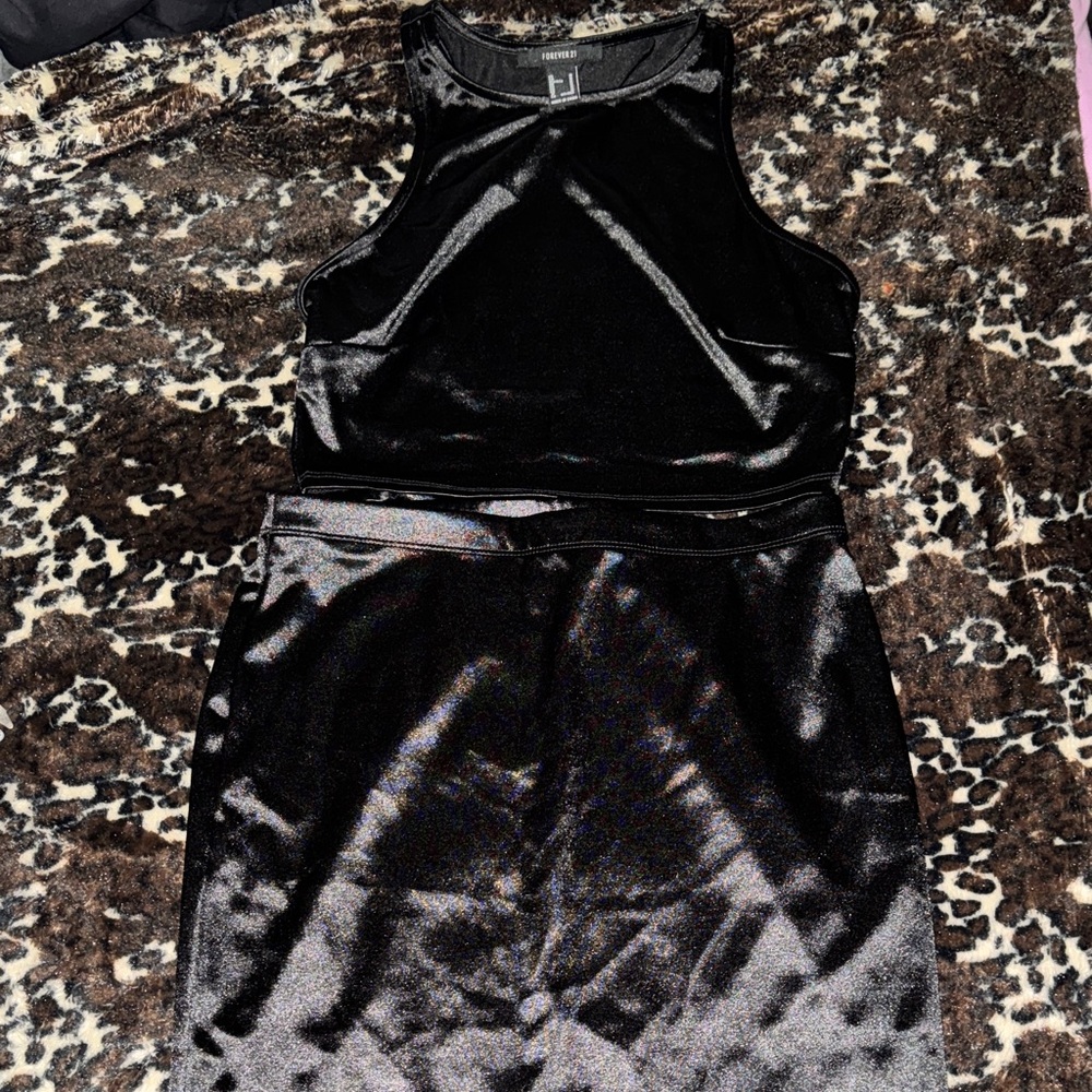 Shiny Black Two-Piece Crop Top & Skirt Set stretchy